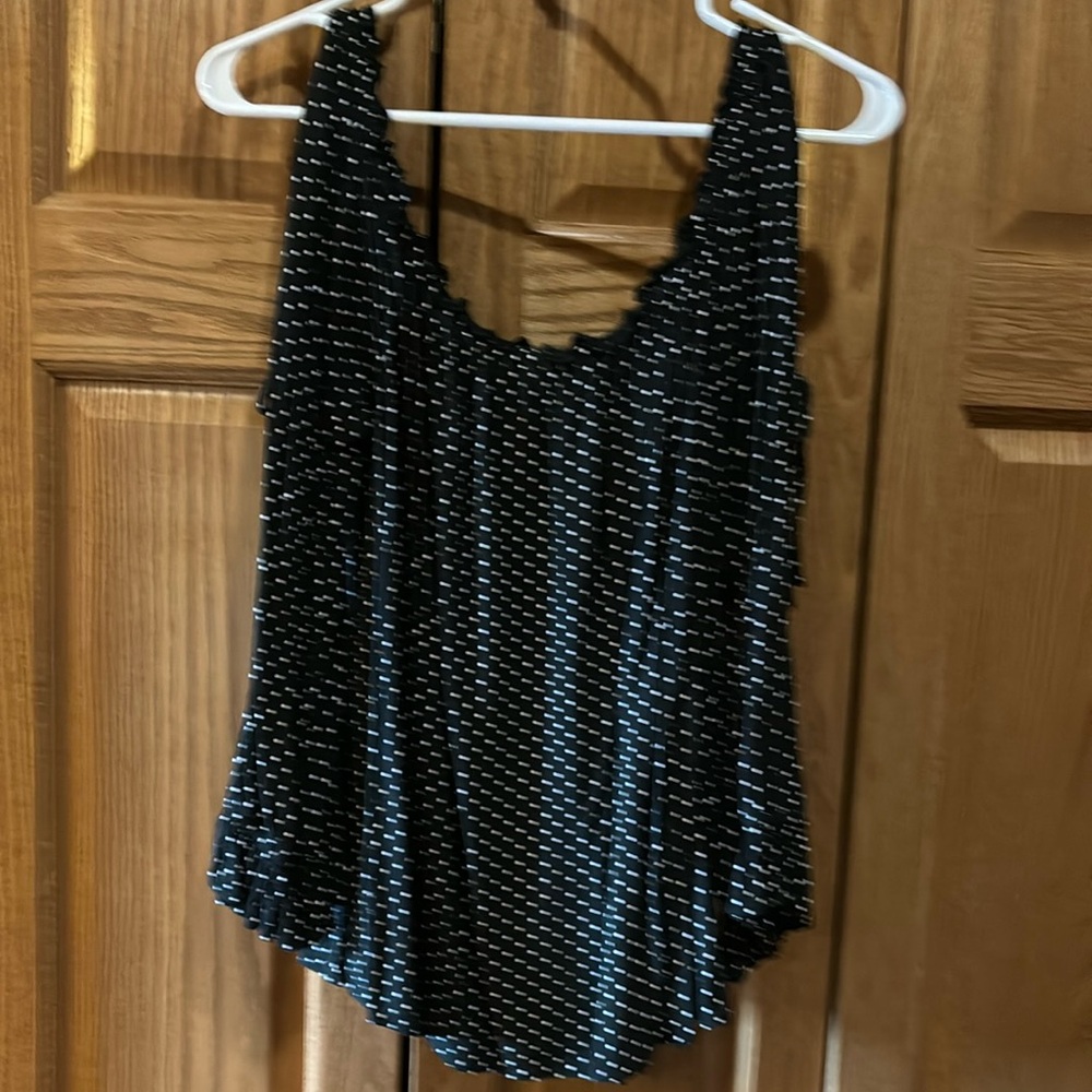 American Eagle XL cold shoulder top.